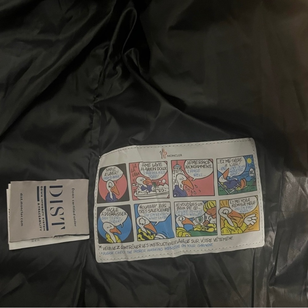 Beautiful black puffer vest.